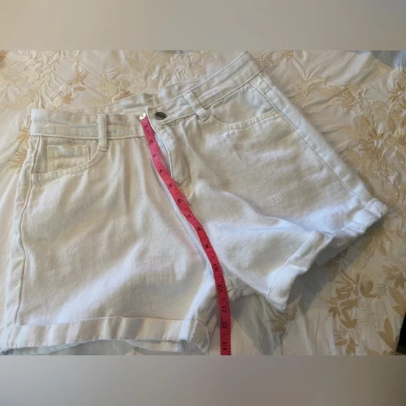 NWOT“JEANS” Sz-L Juniors/58 China- Cute Off White Jean Shorts-Soft Movable Cloth - Picture 5 of 15